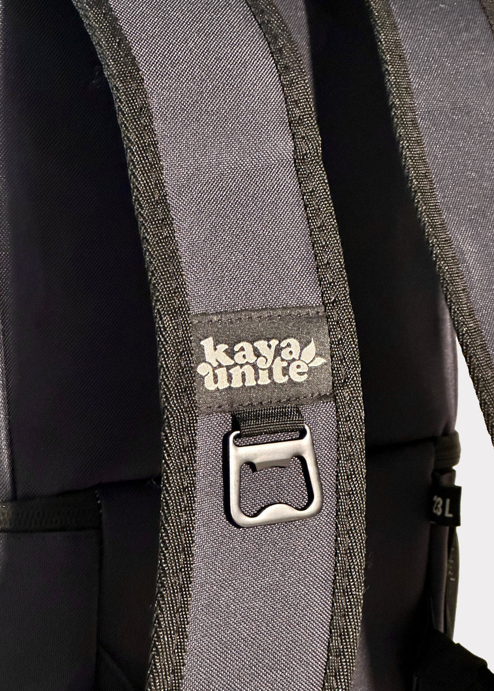 MOCHILA COOLER SOLID BLACK RASTA KAYA UNITE